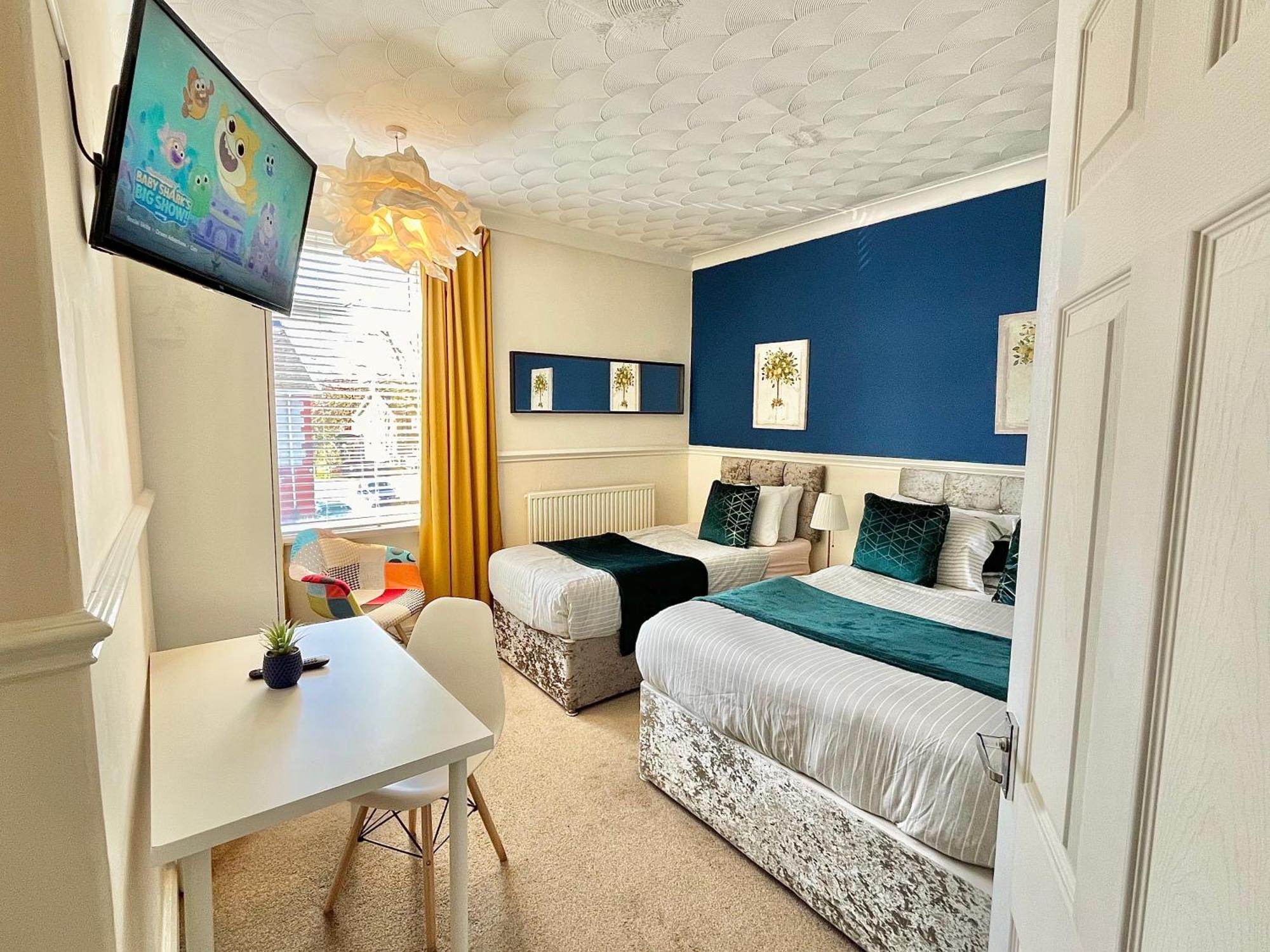 Summer Lane House-3 Bedrooms-Close To M1-Longer Stay-Free Parking Барнсли Экстерьер фото