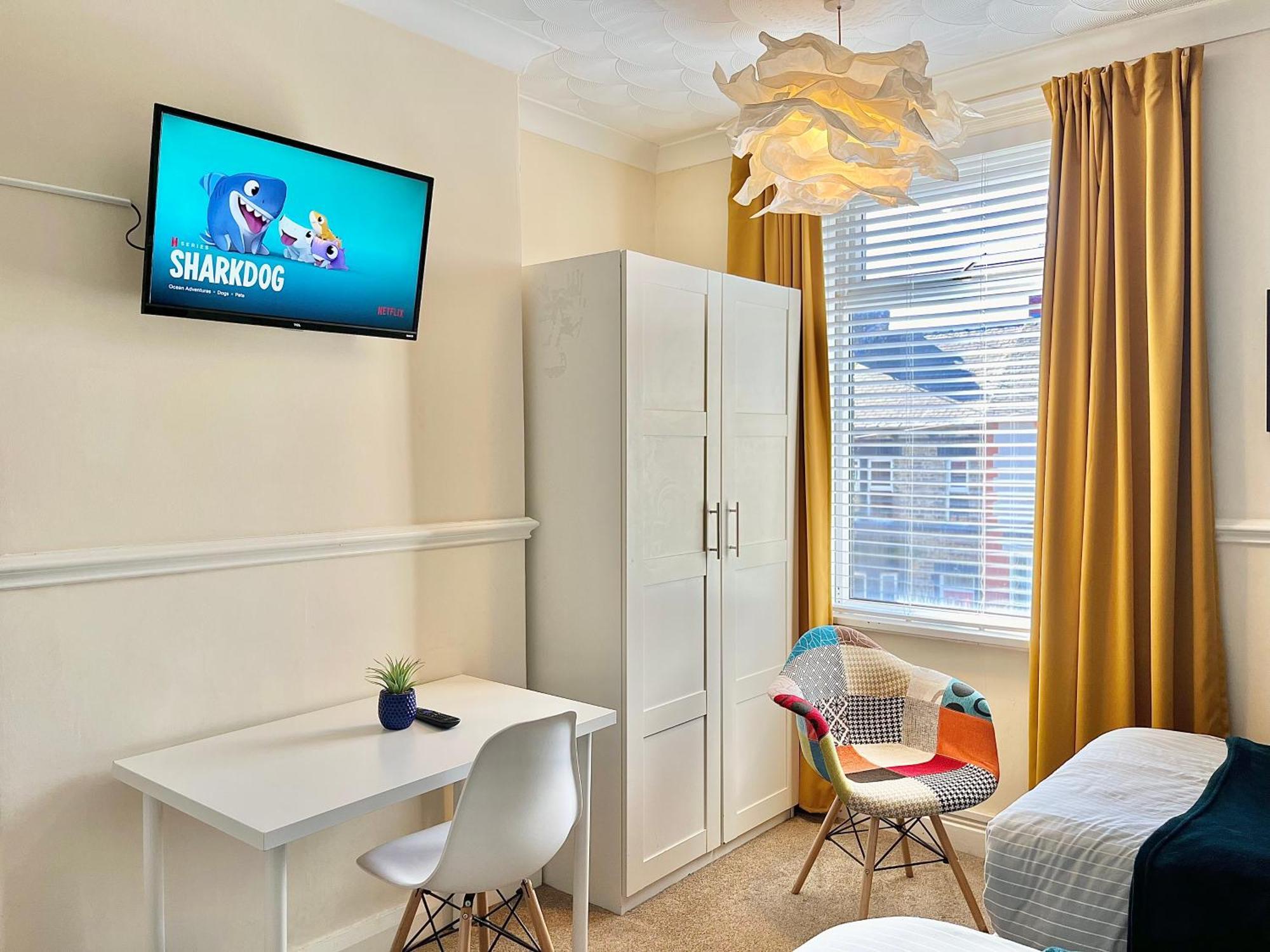 Summer Lane House-3 Bedrooms-Close To M1-Longer Stay-Free Parking Барнсли Экстерьер фото